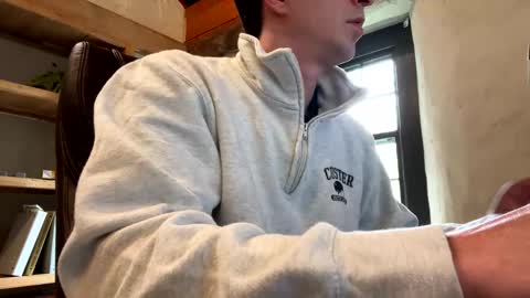 Snapshot of mikeydubs10 chatting on 8, 5, 2026 mikeydubs10 online show from 8, 5, 2026