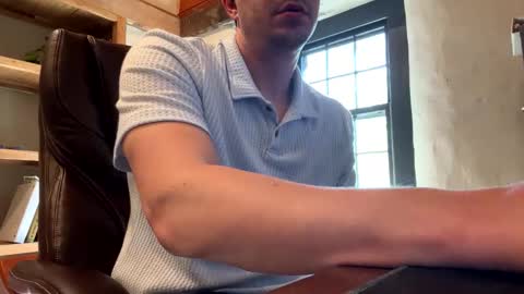 Snapshot of mikeydubs10 chatting on 20, 5, 2026 mikeydubs10 online show from 20, 5, 2026