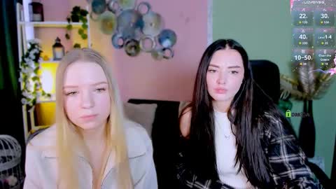 Snapshot of miki_nikki chatting on 15, 9, 2025 Miki online show from 15, 9, 2025