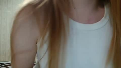 Snapshot of miku_sanders2 chatting on 6, 2, 2025 miku_sanders2 online show from 6, 2, 2025