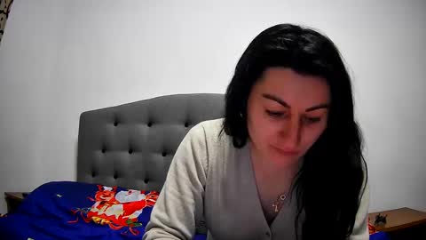 Snapshot of mikyloveu chatting on 18, 12, 2024 Mikyloveu online show from 18, 12, 2024