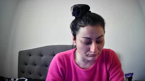 Mikyloveu online show from 3, 3, 2026