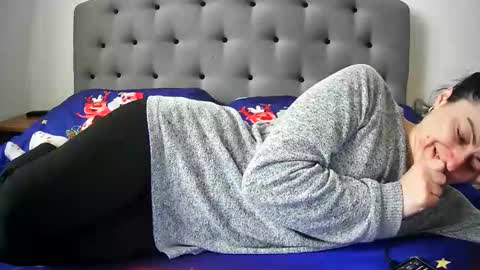 Mikyloveu online show from 4, 4, 2026