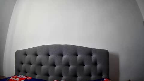 Mikyloveu online show from 8, 4, 2026