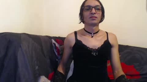 Snapshot of mikyzazo chatting on 1, 1, 2025 Miky Zazo online show from 1, 1, 2025