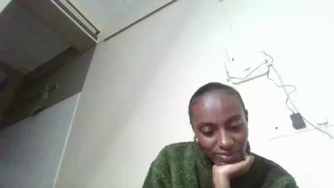 Snapshot of mil_milon chatting on 3, 6, 2026 Milo online show from 3, 6, 2026