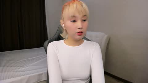 Snapshot of mil_waves chatting on 3, 12, 2025 mil_waves online show from 3, 12, 2025