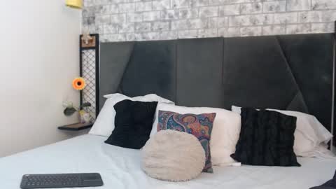 Snapshot of mila_adamss chatting on 8, 10, 2025 mila_adamss online show from 8, 10, 2025