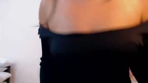 Snapshot of mila_adamss chatting on 25, 4, 2026 mila_adamss online show from 25, 4, 2026