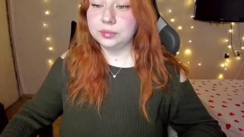 Snapshot of mila_foxxxy chatting on 7, 3, 2025 Mila shy sensual person  online show from 7, 3, 2025