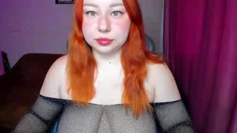 Snapshot of mila_foxxxy chatting on 18, 9, 2025 Mila shy sensual person  online show from 18, 9, 2025
