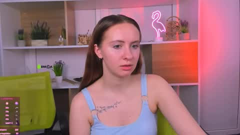 Snapshot of mila_glow chatting on 21, 9, 2025 mila_glow online show from 21, 9, 2025