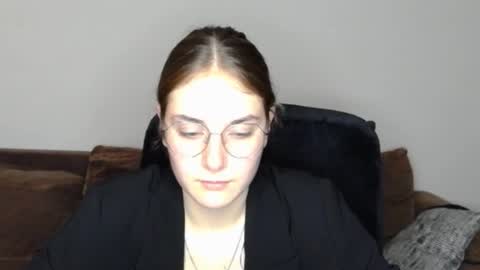 Snapshot of mila_keyy chatting on 29, 11, 2025 mila_keyy online show from 29, 11, 2025