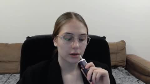Snapshot of mila_keyy chatting on 18, 1, 2026 mila_keyy online show from 18, 1, 2026