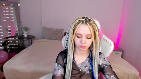 Snapshot of mila_kinor chatting on 9, 12, 2024 mila_kinor online show from 9, 12, 2024