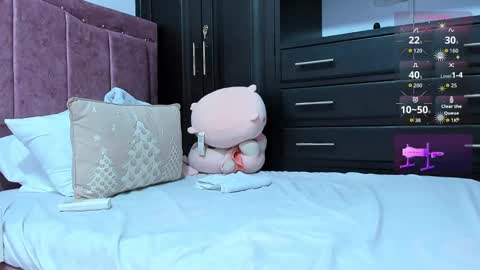 Snapshot of mila_kyhic_ chatting on 10, 9, 2025 mila_kyhic_ online show from 10, 9, 2025