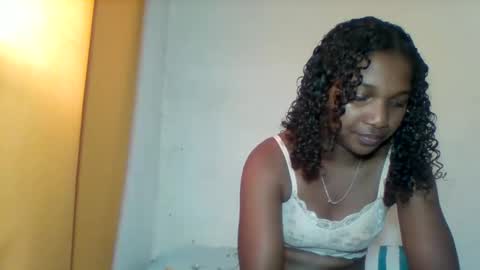 mila_lunah online show from 5, 4, 2026