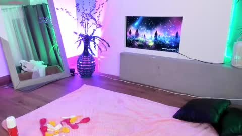 Mila online show from 17, 10, 2025