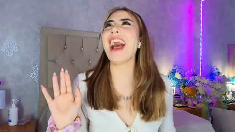 Snapshot of mila_smirnovavk chatting on 7, 7, 2026 MILA online show from 7, 7, 2026
