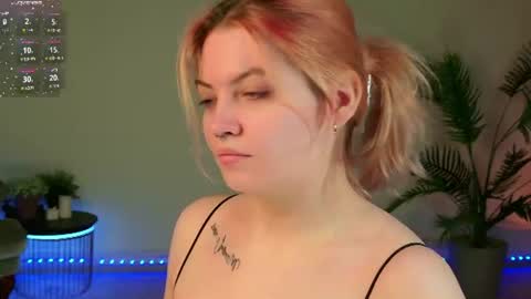 Snapshot of mila_taylorrr chatting on 16, 6, 2026 Lisa online show from 16, 6, 2026