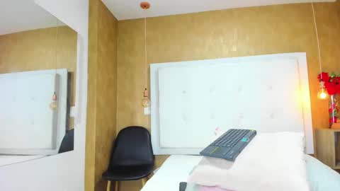 Snapshot of milaa_petite chatting on 30, 10, 2025 online show from 30, 10, 2025