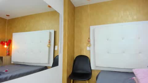 Snapshot of milaa_petite chatting on 26, 11, 2025 online show from 26, 11, 2025