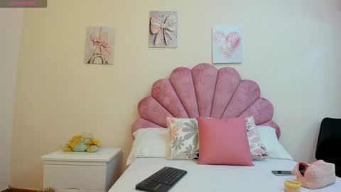Snapshot of milaaadams chatting on 6, 6, 2026 mila online show from 6, 6, 2026