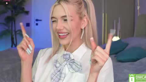 Snapshot of milabunny_ chatting on 3, 5, 2026 Mila and u can call me sweet bunny online show from 3, 5, 2026