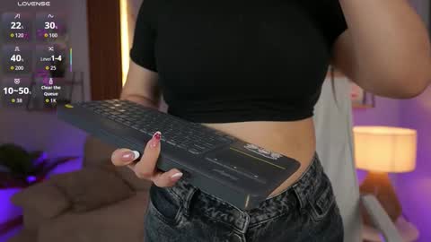 milacrave online show from 13, 11, 2025