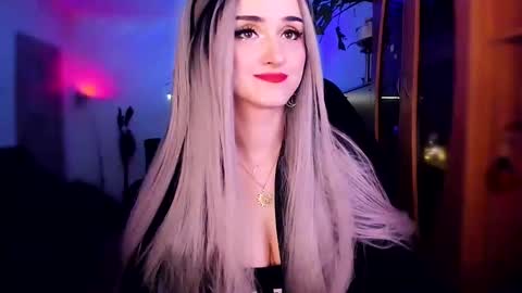 Snapshot of miladyjolie chatting on 8, 1, 2025 MiladyJolie online show from 8, 1, 2025