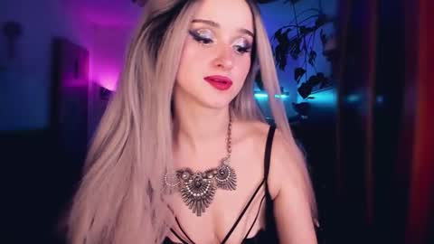 Snapshot of miladyjolie chatting on 27, 9, 2025 MiladyJolie online show from 27, 9, 2025