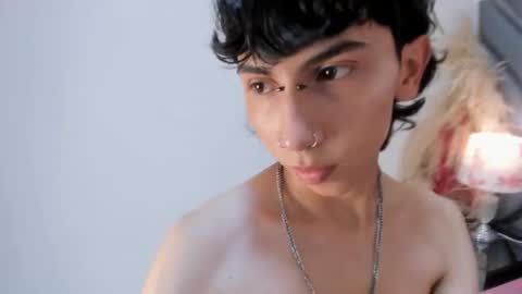 milan_lewiss online show from 7, 10, 2025