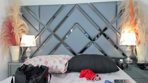 milan_lewiss online show from 18, 11, 2025