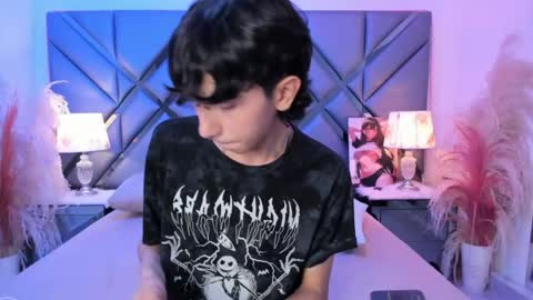 milan_lewiss online show from 15, 4, 2026