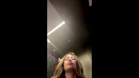 milana online show from 4, 3, 2026