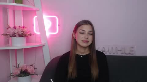 milanaangelas online show from 7, 11, 2025