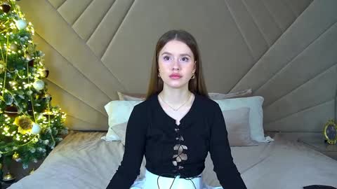 Snapshot of milanabalmain chatting on 15, 12, 2024 MilanaBalmain online show from 15, 12, 2024
