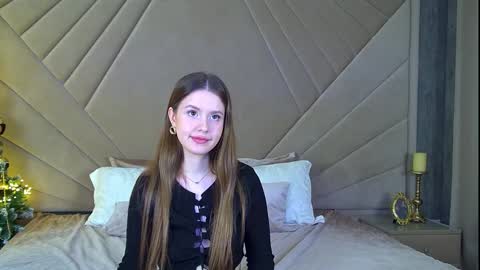 Snapshot of milanabalmain chatting on 15, 12, 2024 MilanaBalmain online show from 15, 12, 2024