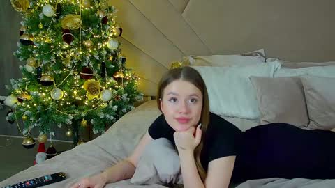 Snapshot of milanabalmain chatting on 24, 12, 2024 MilanaBalmain online show from 24, 12, 2024