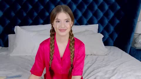 Snapshot of milanabalmain chatting on 4, 2, 2025 MilanaBalmain online show from 4, 2, 2025