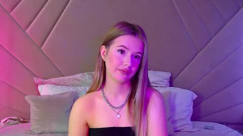 Snapshot of milanabalmain chatting on 1, 3, 2025 MilanaBalmain online show from 1, 3, 2025