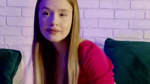 Snapshot of milanabalmain chatting on 5, 3, 2025 MilanaBalmain online show from 5, 3, 2025