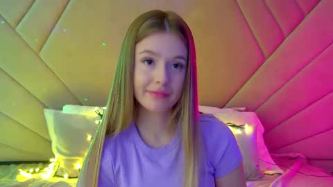 Snapshot of milanabalmain chatting on 8, 3, 2025 MilanaBalmain online show from 8, 3, 2025