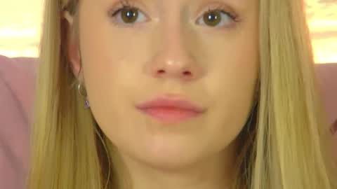 Snapshot of milanabalmain chatting on 17, 9, 2025 MilanaBalmain online show from 17, 9, 2025
