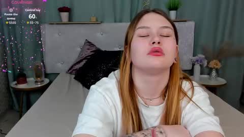 Snapshot of milanaxhoney chatting on 28, 2, 2026 milanaxhoney online show from 28, 2, 2026