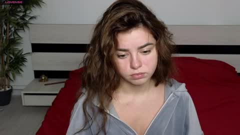 Snapshot of milania_hot_foxy chatting on 6, 12, 2024 Mila online show from 6, 12, 2024