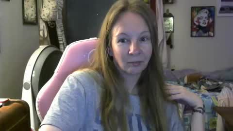 Snapshot of milastoned chatting on 21, 4, 2026 Mila online show from 21, 4, 2026
