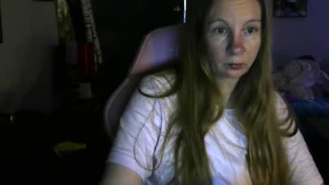 Snapshot of milastoned chatting on 22, 4, 2026 Mila online show from 22, 4, 2026