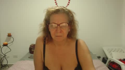 Snapshot of milchanell chatting on 10, 3, 2025 milchanell online show from 10, 3, 2025