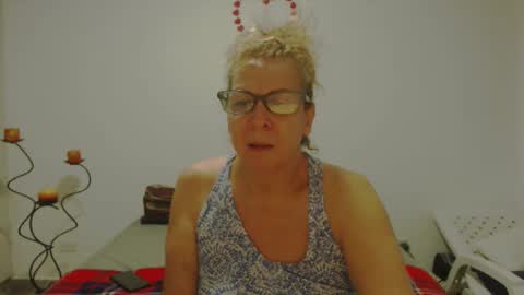 Snapshot of milchanell chatting on 11, 3, 2025 milchanell online show from 11, 3, 2025